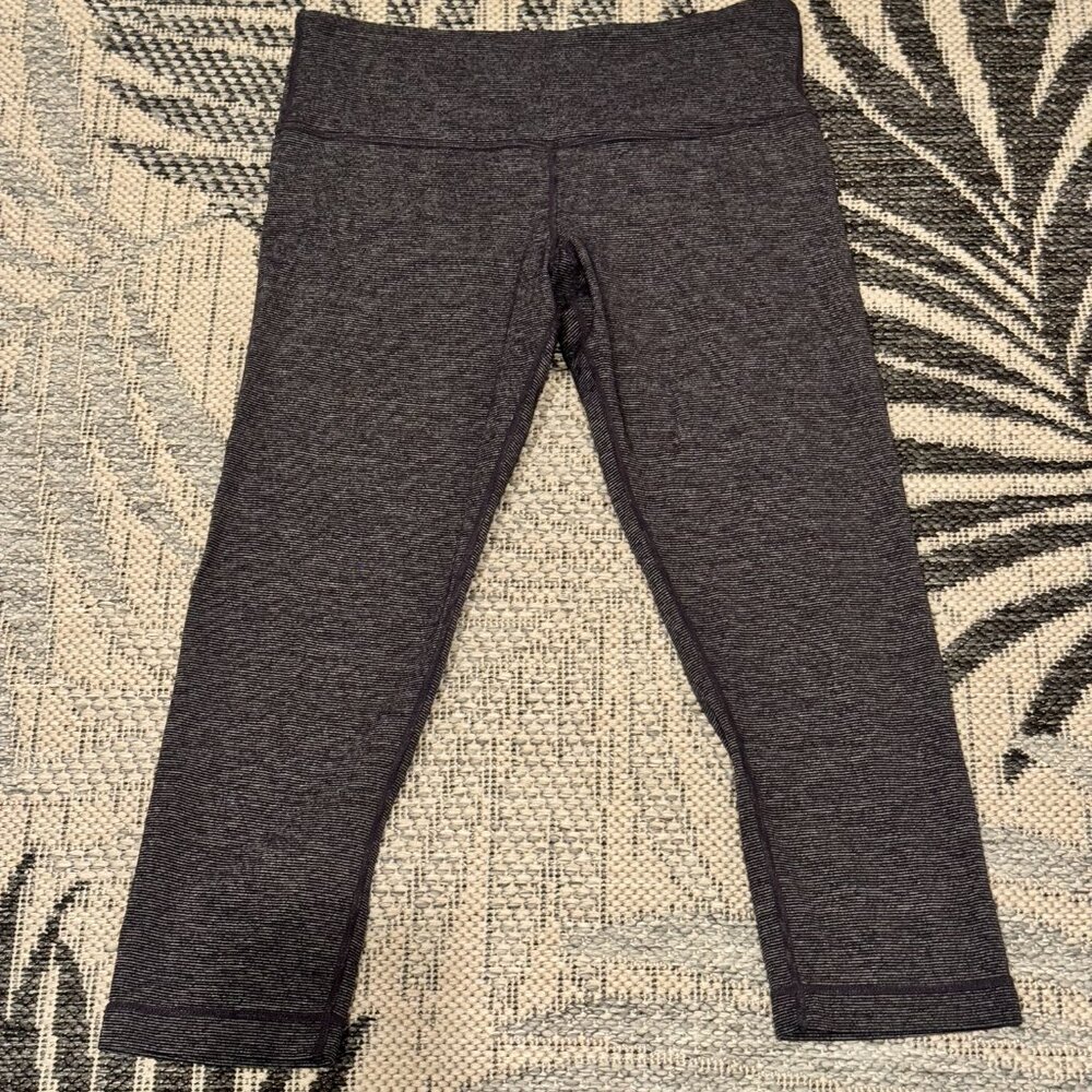 Lululemon Women's Black Gray Wunder Under Crop Capris Leggings Mid-Rise Size 6